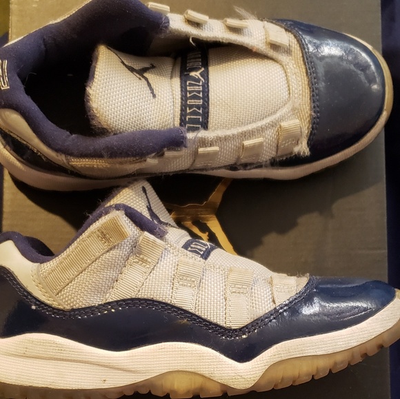 Boys Jordan - Picture 2 of 5